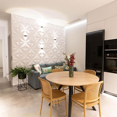 Billmar Luxury Apartment In The Center Of ยีธิโอ ภายนอก รูปภาพ