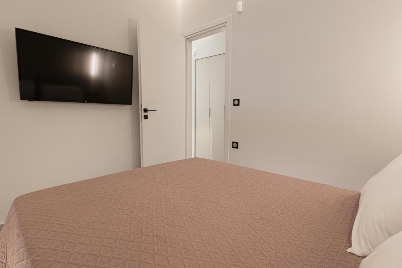 Billmar Luxury Apartment In The Center Of ยีธิโอ ภายนอก รูปภาพ