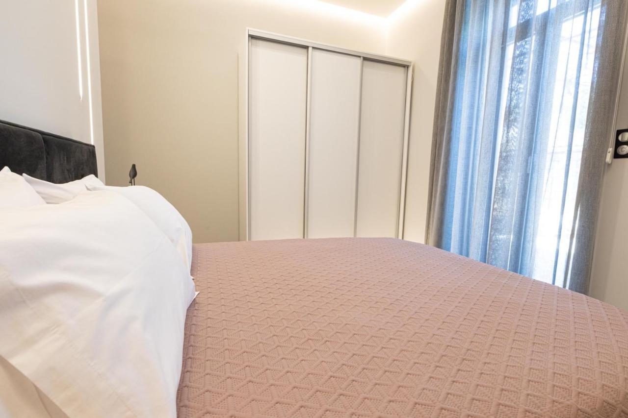 Billmar Luxury Apartment In The Center Of ยีธิโอ ภายนอก รูปภาพ